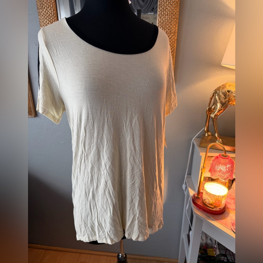 NWT!! 🖤 LuLaRoe Elegant Cream Women's Top